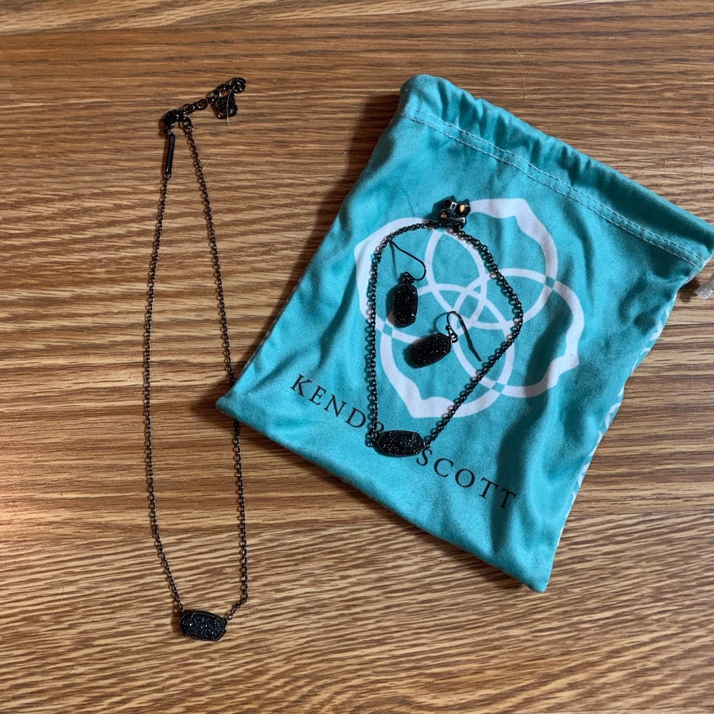 Kendra Scott set